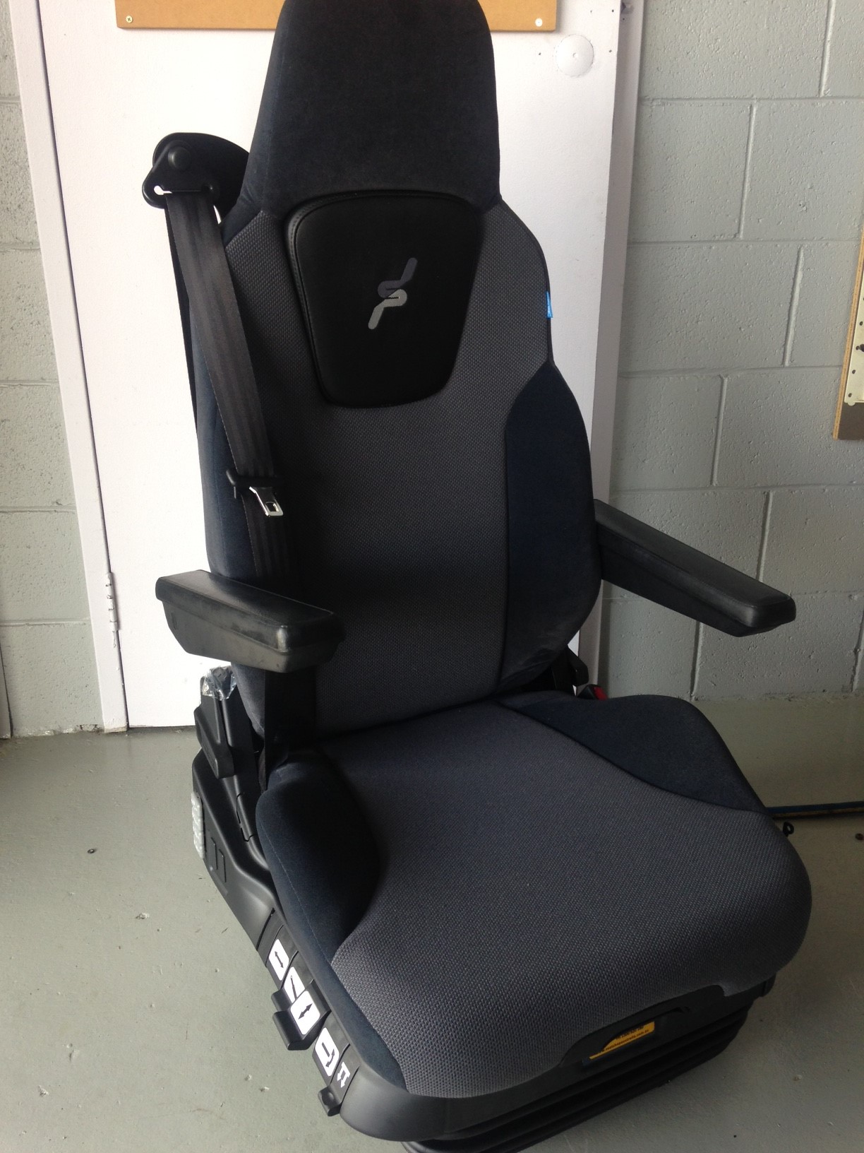 BE-GE Volvo I-Shift 3020R-3